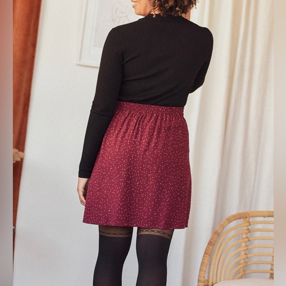 Burgundy Eva mini skirt - Picture 2 of 3